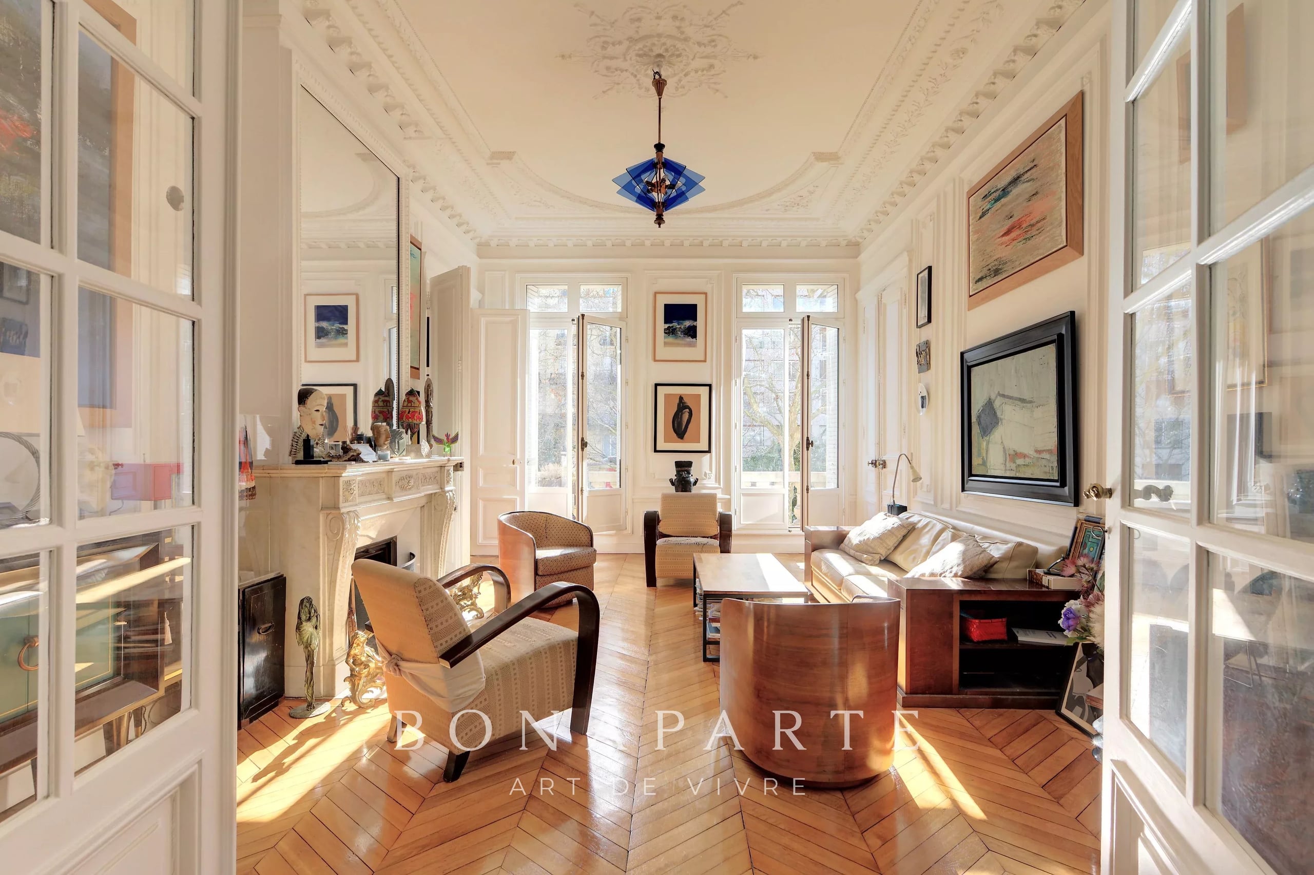 PARIS 9 – APPARTEMENT / 2-3 CHAMBRES
