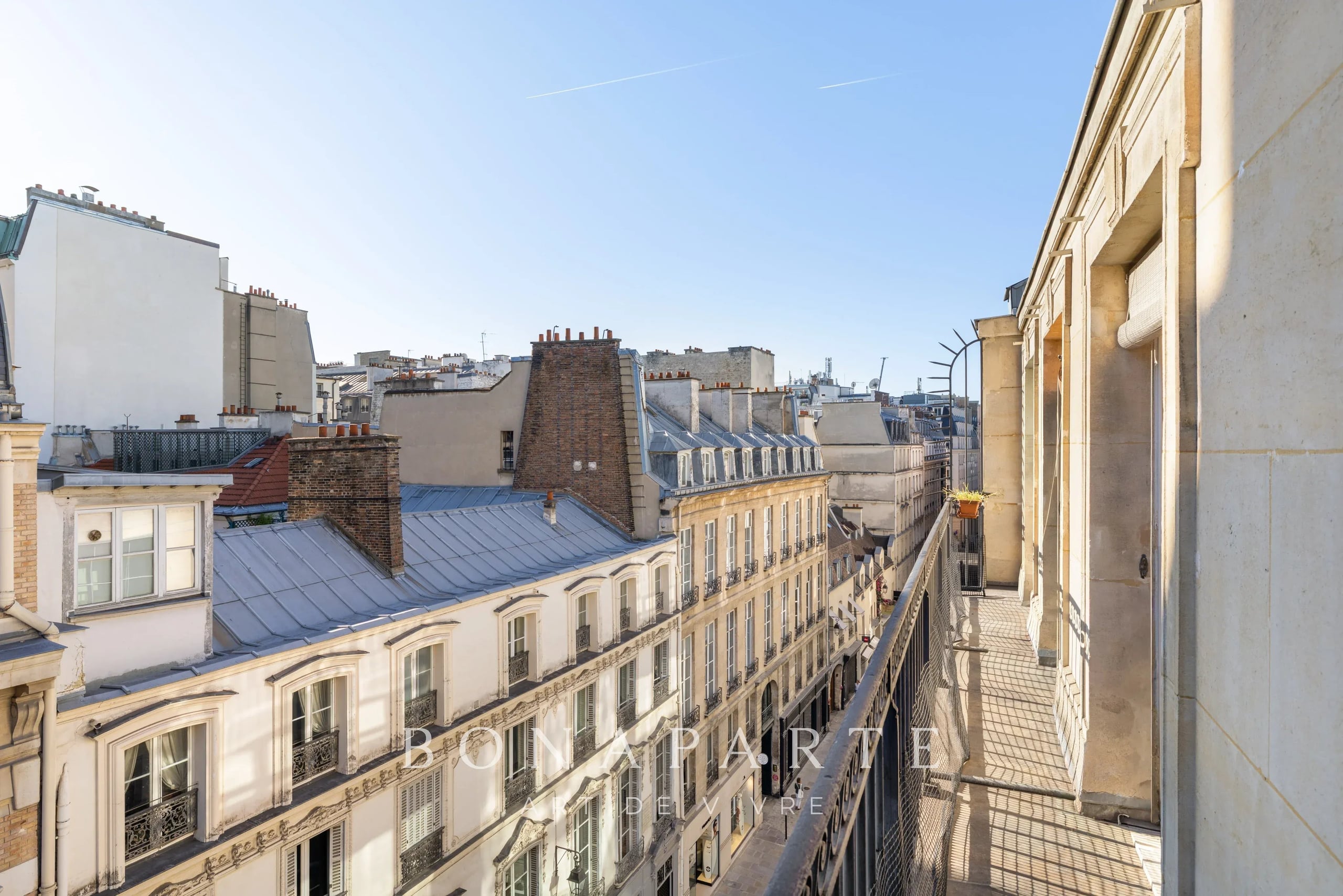 PARIS 8 / MADELEINE – APPARTEMENT – 2 CHAMBRES – BALCON – VUE DÉGAGÉE – VENDU OCCUPÉ